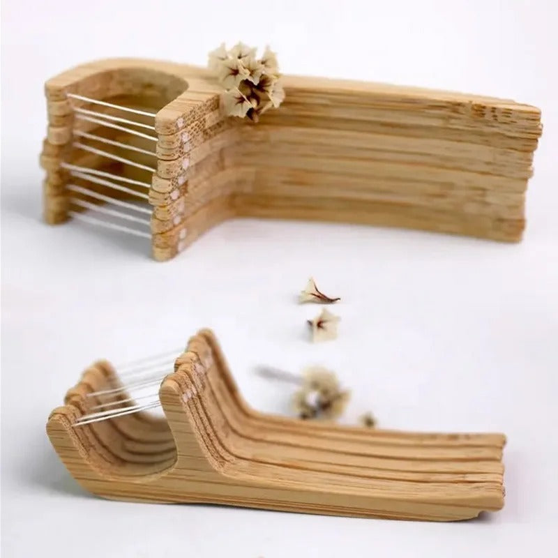 Light brown bamboo dental floss picks with curved head (20 pcs)